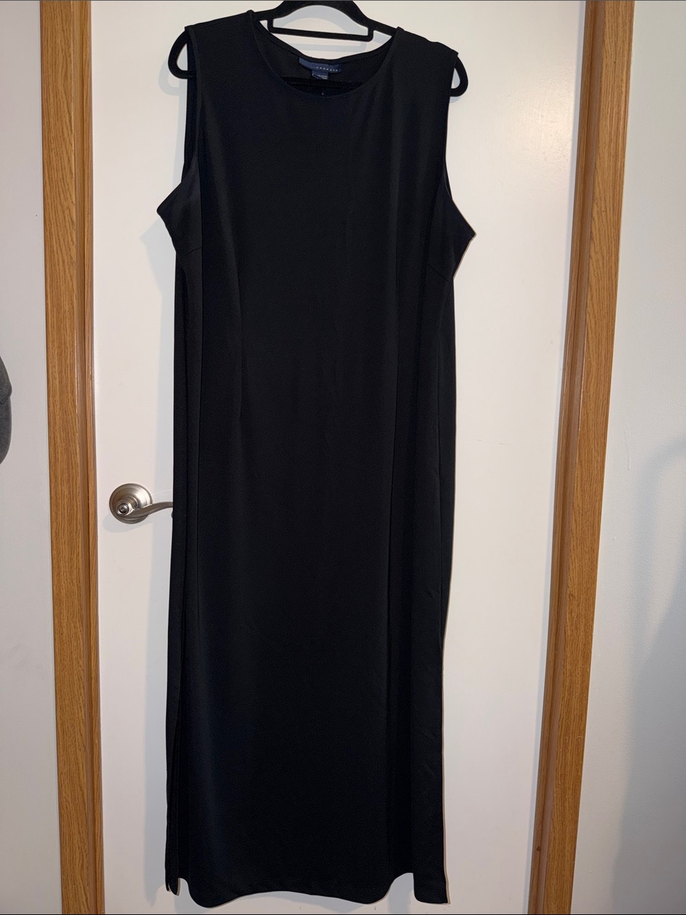 Venezia Sleek Black Sleeveless Maxi Dress